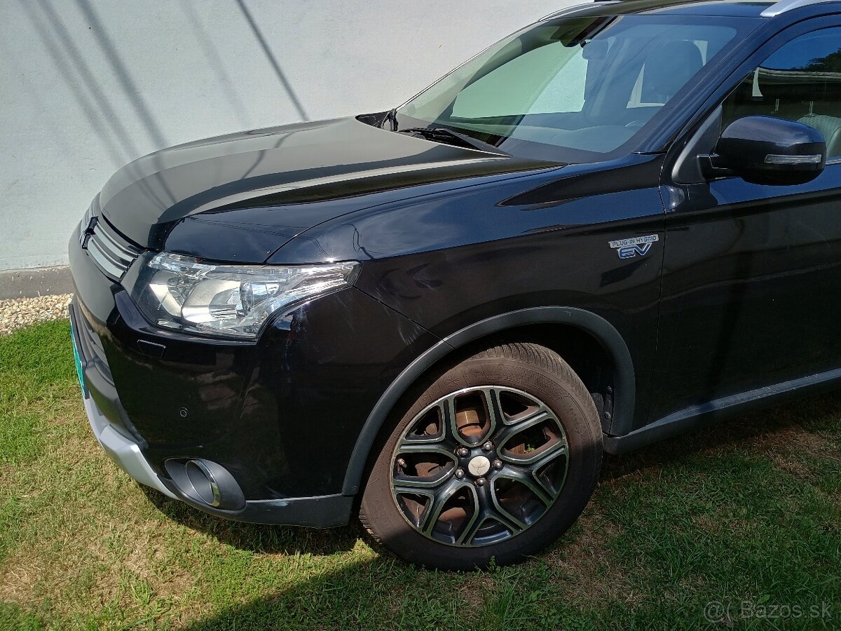 Mitsubishi Outlander PHEV 2.0 Executive Edition–4x4–Automat - 2