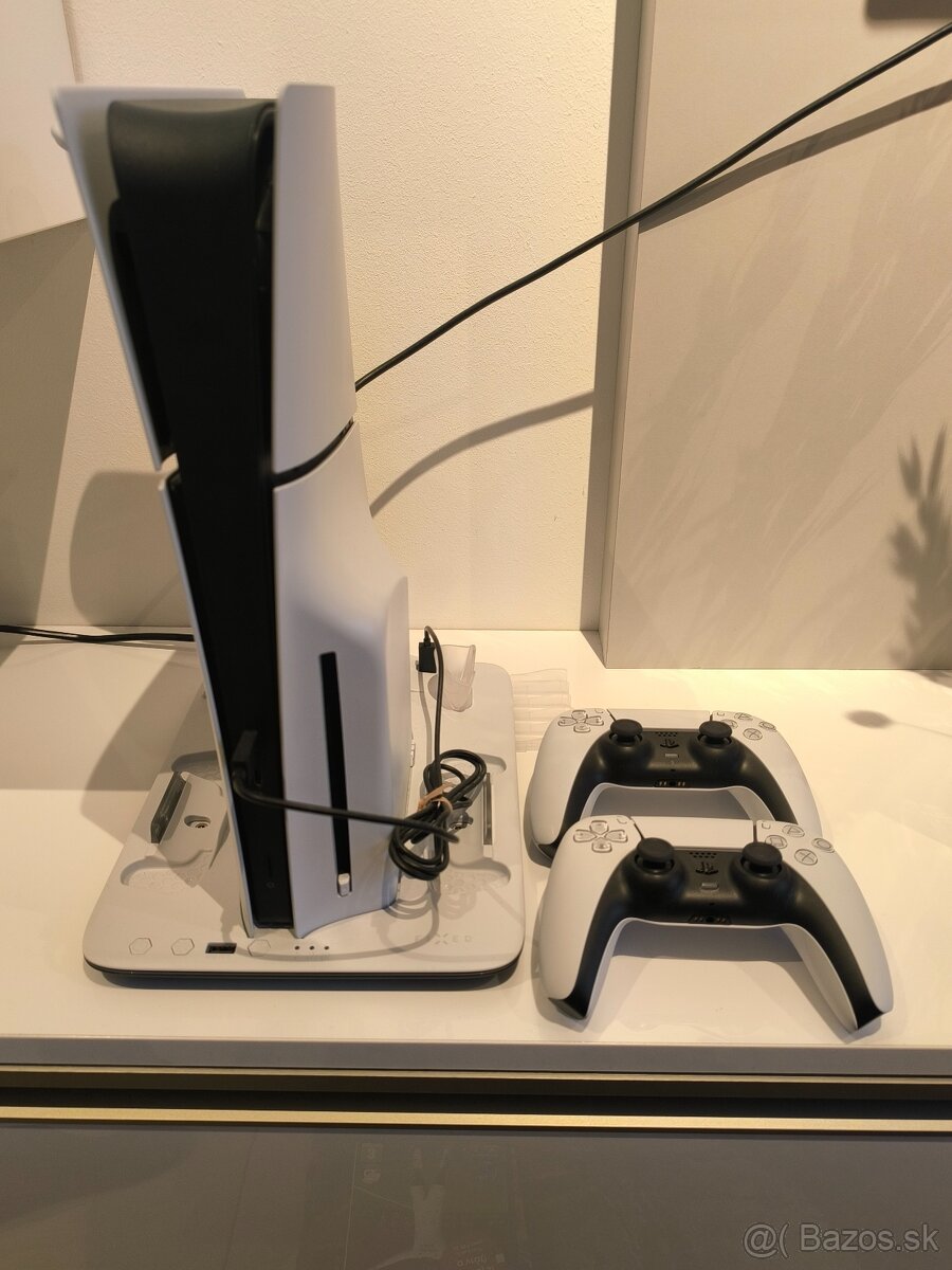 PS5 slim s mechanikou - 2