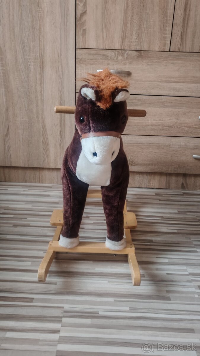 Predám hojdacieho koníka - 2