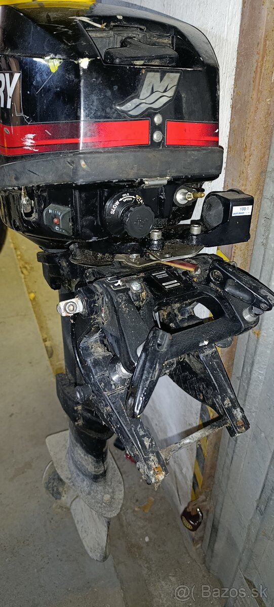 Predám lodný motor Mercury - 2