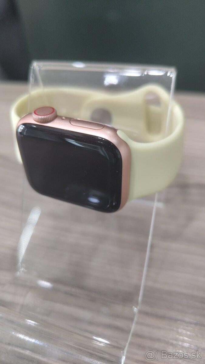Apple Watch SE 2020 - 2