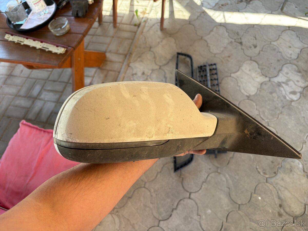 Prave zrkadlo A4 b8 - 2