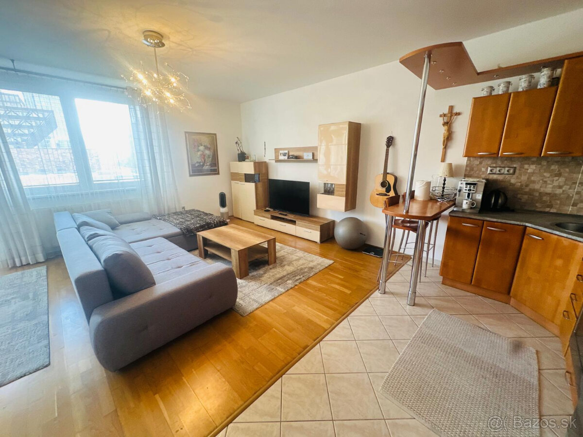 2 izbový byt s dvoma parkovaniami na Žilinskej ulici – foto 2