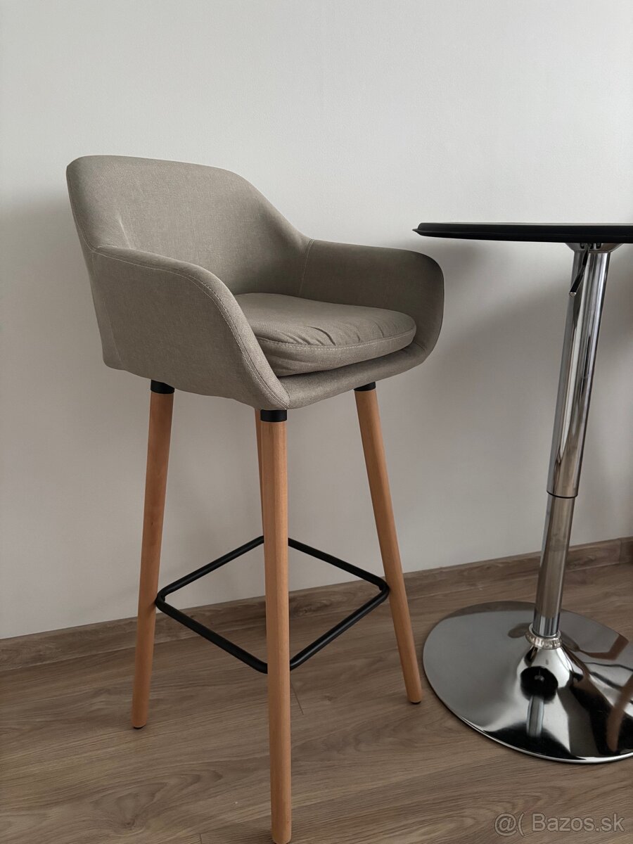 Predám set- barový stolík + 2 stoličky - 2