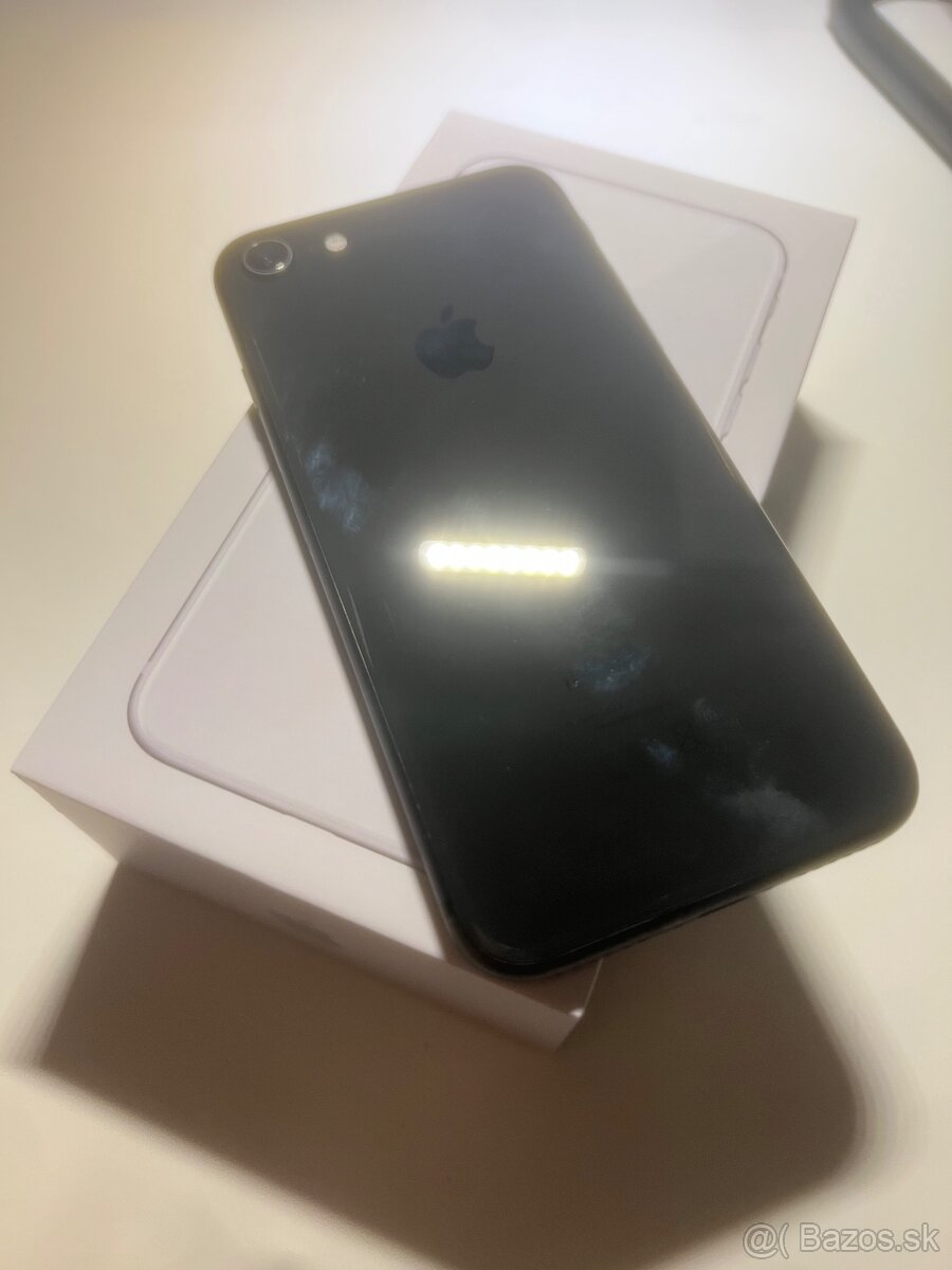 iPhone 8 64gb PREFECT STAV - 2