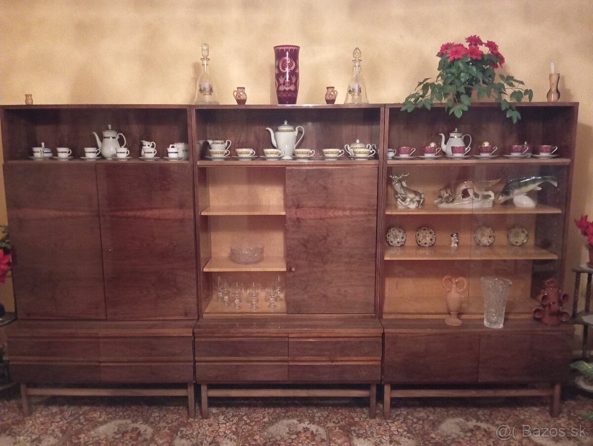 Darujem skrine a sedačky - 2