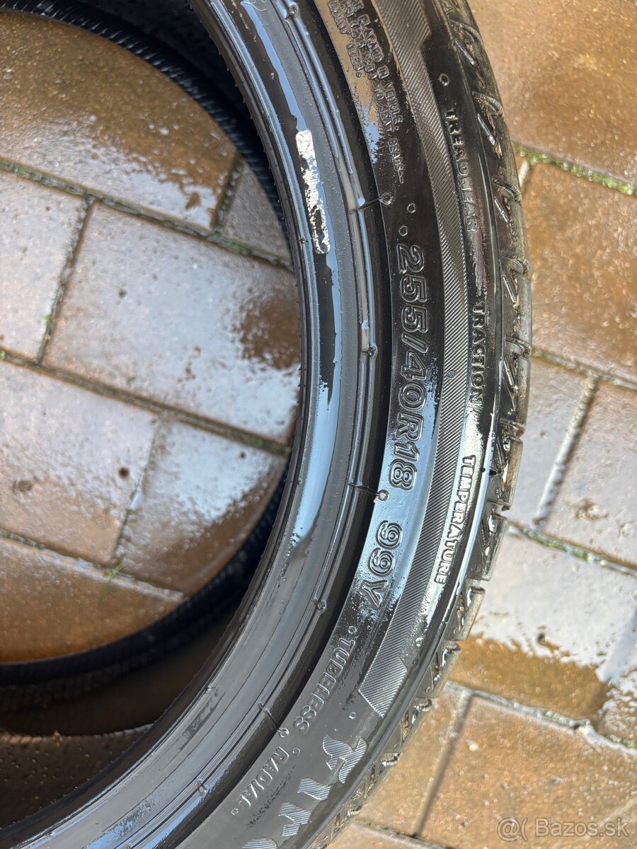 255/40-r18 - 2