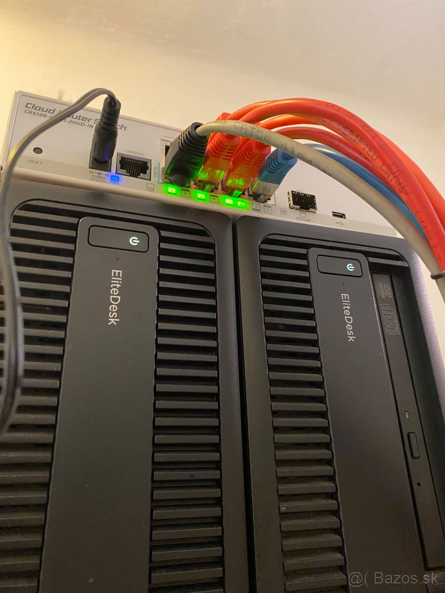 Predam Mikrotik CRS109-8G-1S-2HnD - 2