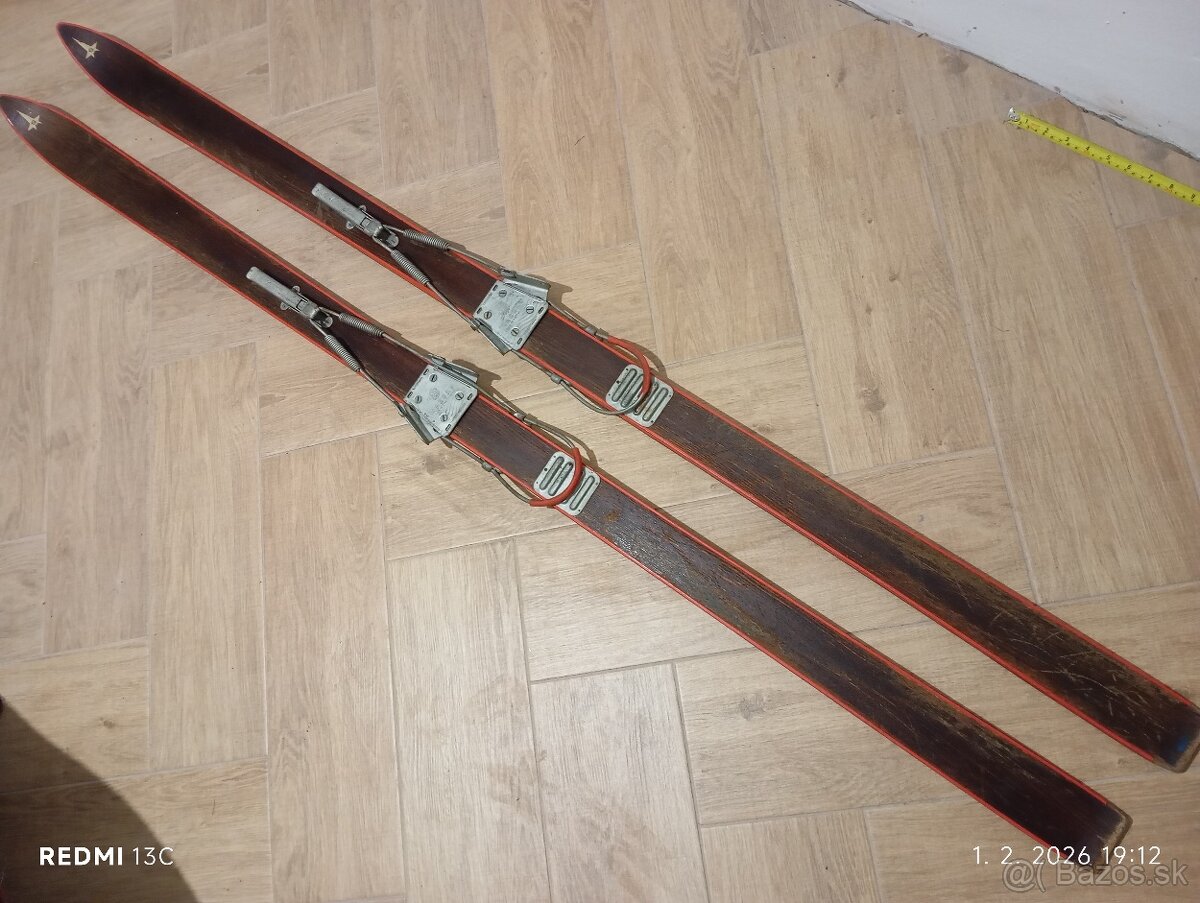 Staré drevené lyže - 2