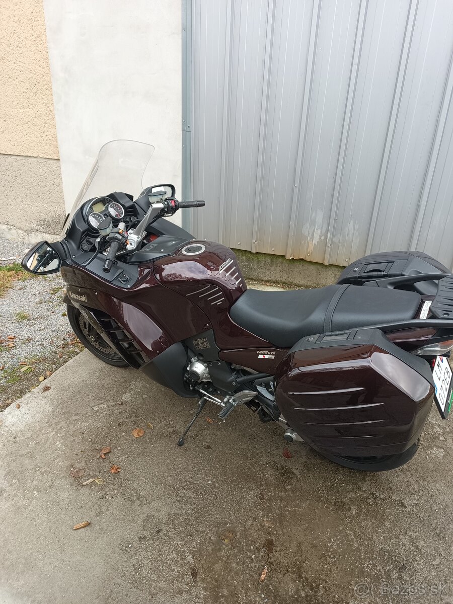 Kawasaki GTR 1400 - 2