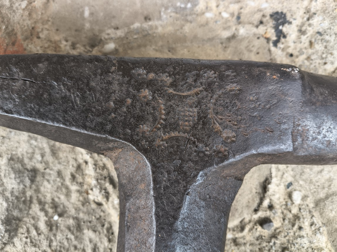 Kovadlina kováčske kliešte ,náradie, ,sekera,nebožiec - 2