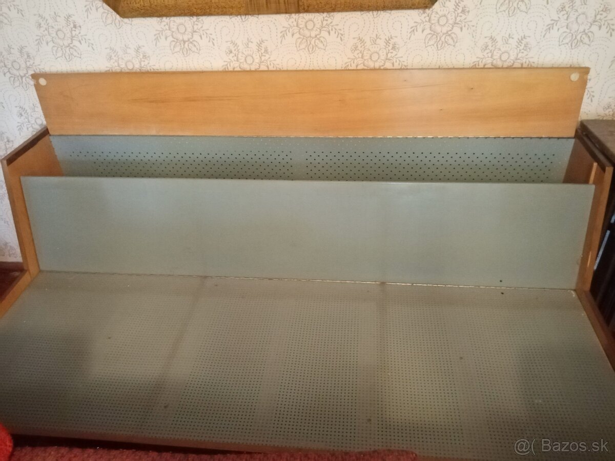 Retro rozkladaci gauč s perinakom - 2