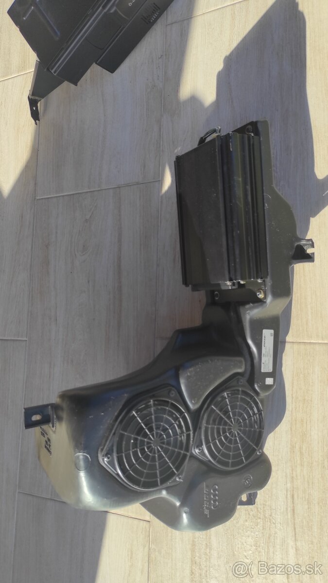 Subwoofer BOSE so zosilovačom Audi A6 - 2