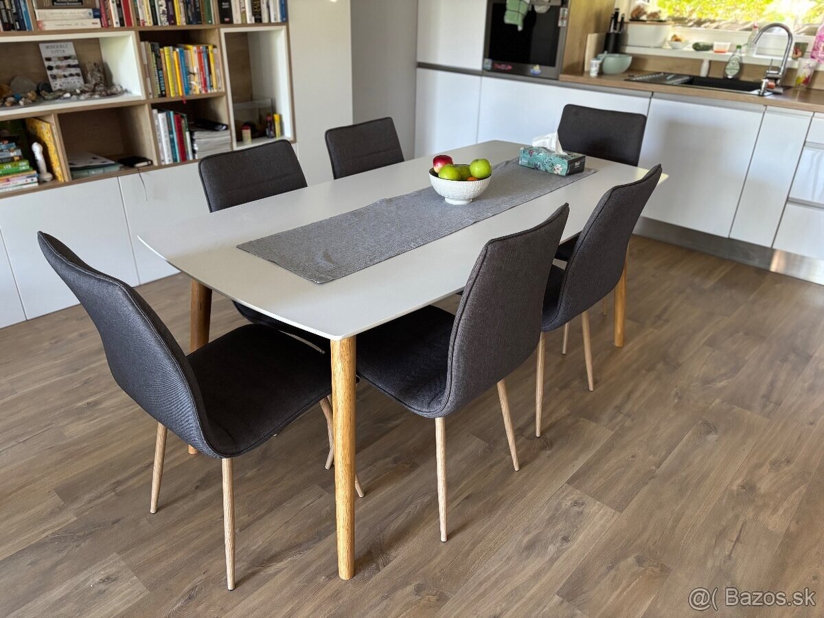 Jedálenský stôl - 2
