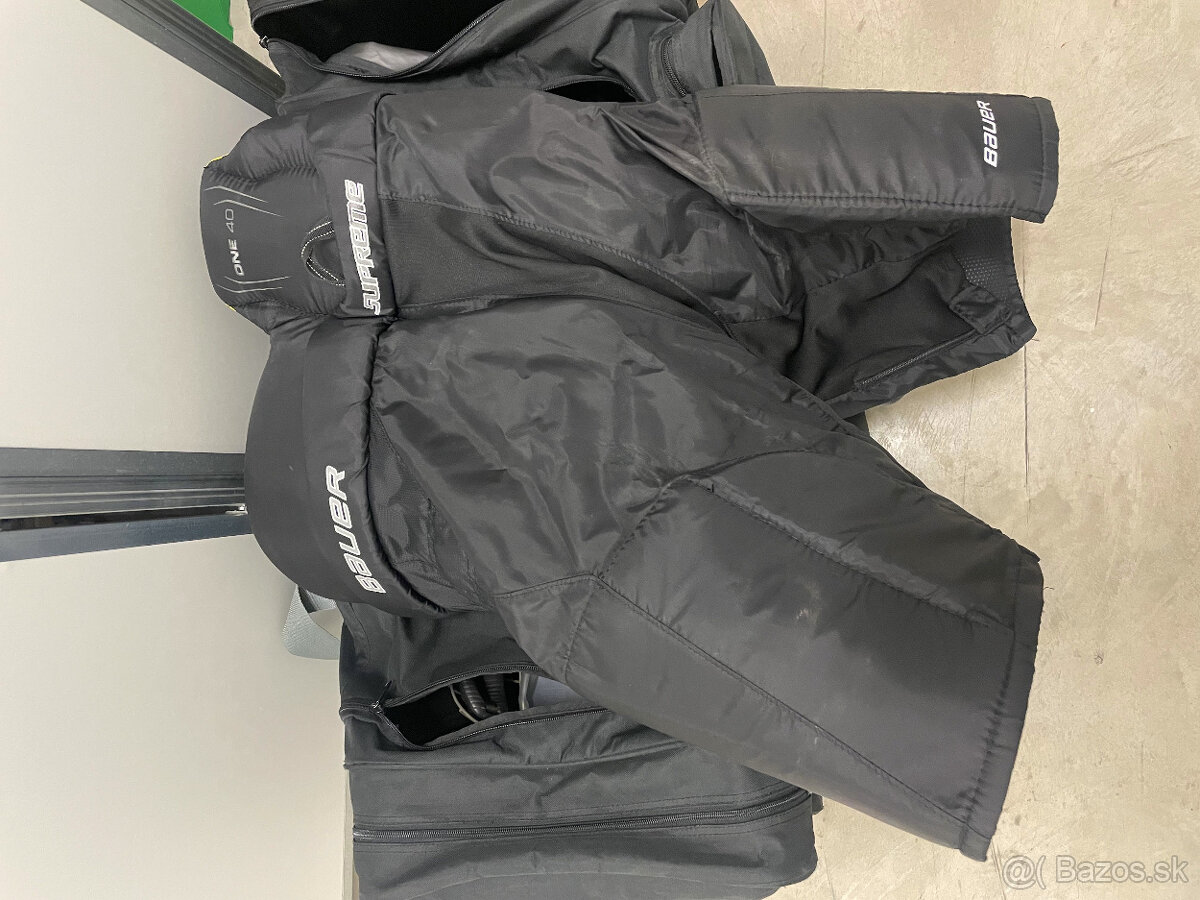 Predam hokejovu vystroj Bauer Supreme One 40 Senior - 2