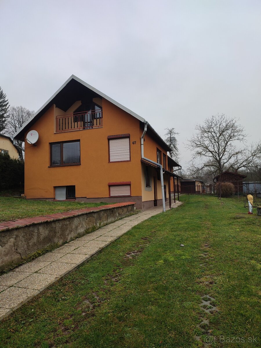 Rodinný dom v Krušinci . - 2