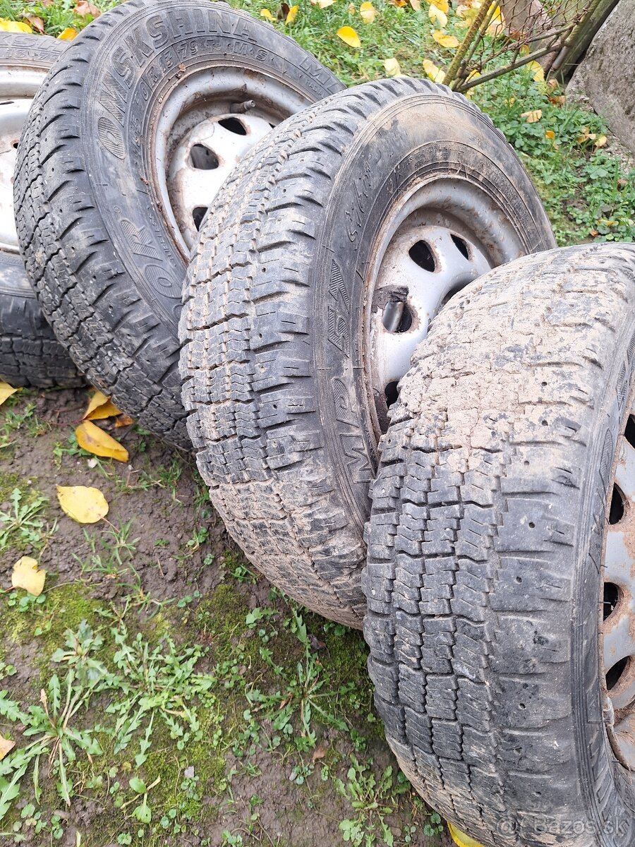 Predám zimné pneu felicia - 2