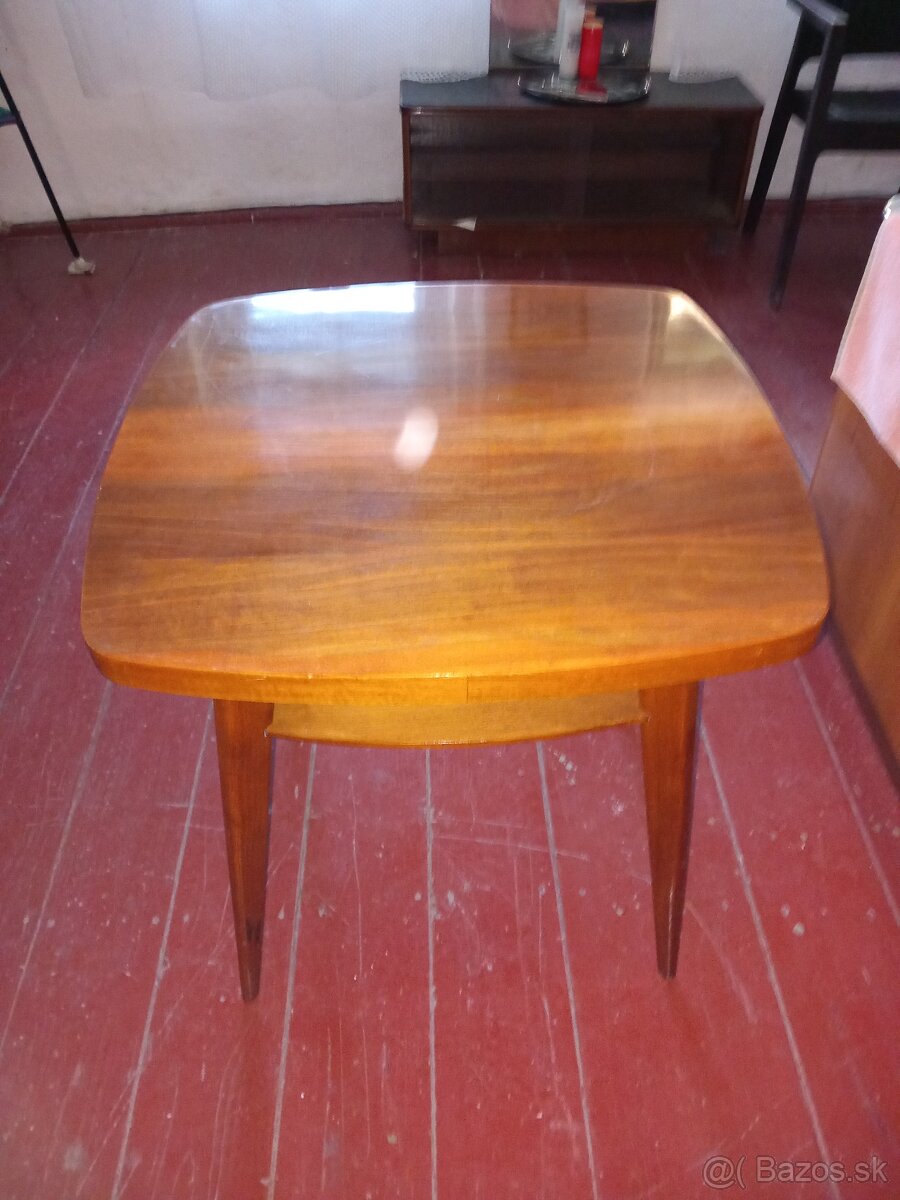 Predam stolik - 2