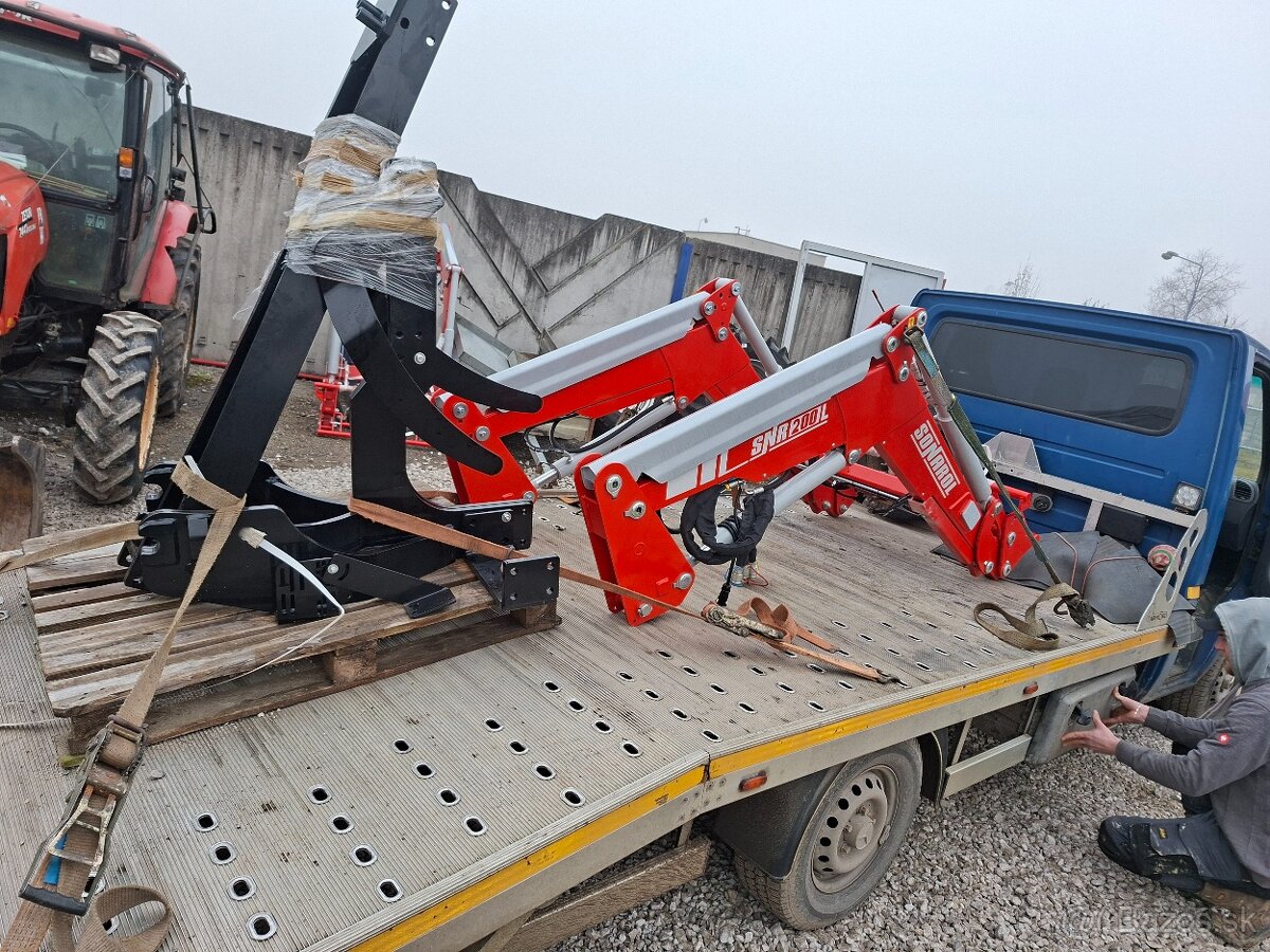 PREDAM CELNY NAKLADAC NA TRAKTOR ZETOR - 2