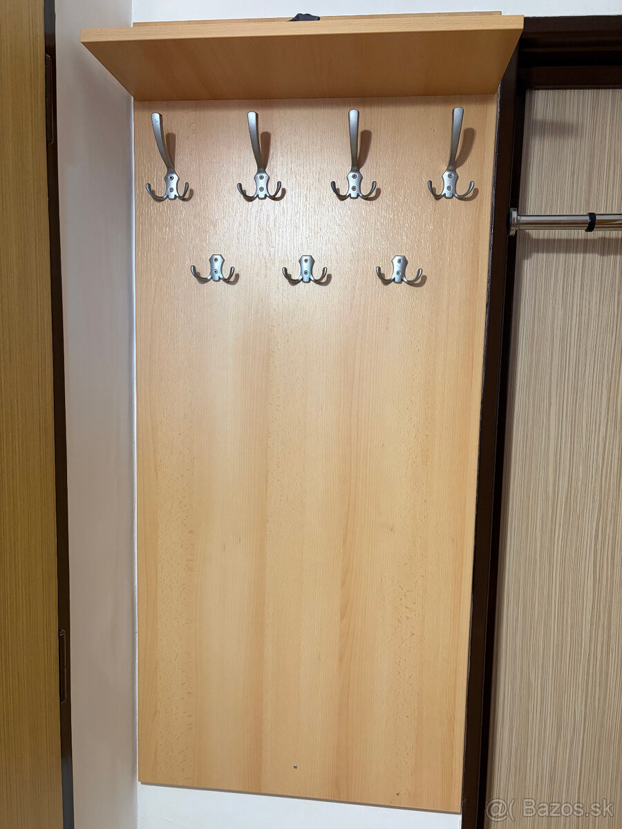 Vešiaková stena - 2