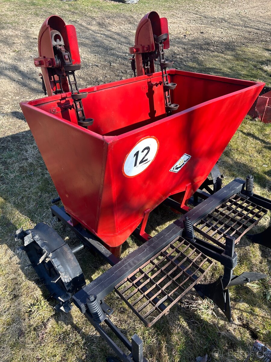 Predám sadzač zemiakov - 2