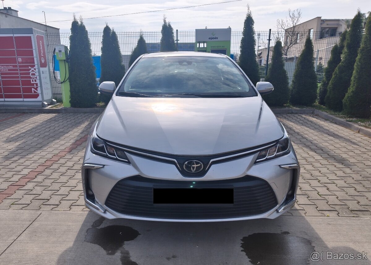 Toyota Corolla 1.5 benzín, r.v. 11/2023, - 2
