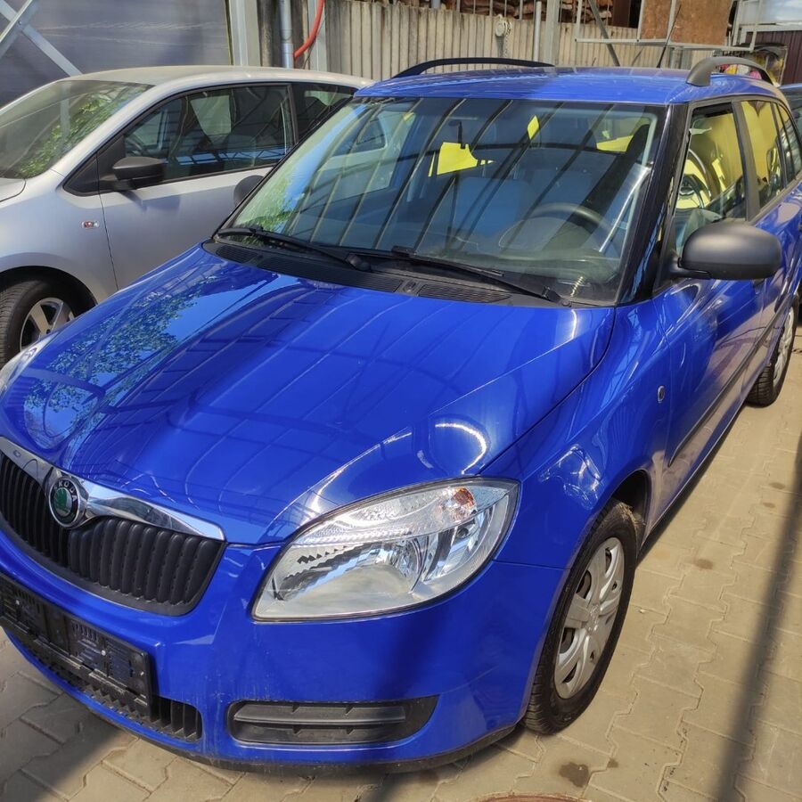 Skoda Fabia 2 1.4 MPI kombi modrá - 2