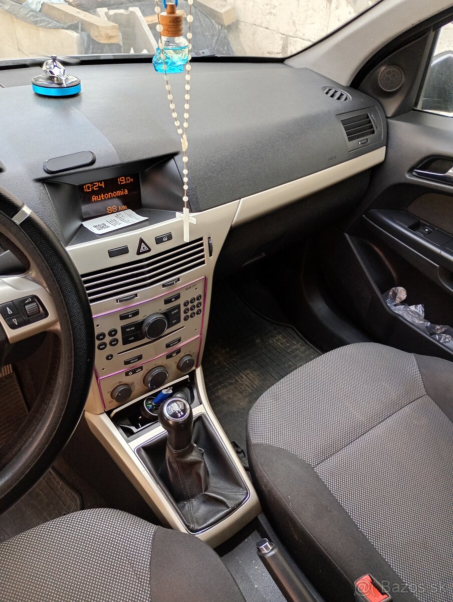 Opel Astra 1.4 bendzin - 2
