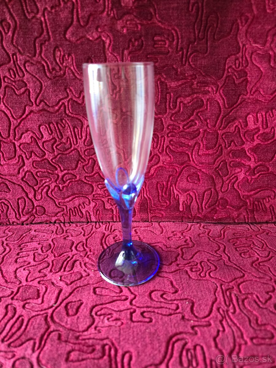 Poháre na šampanské. - 2
