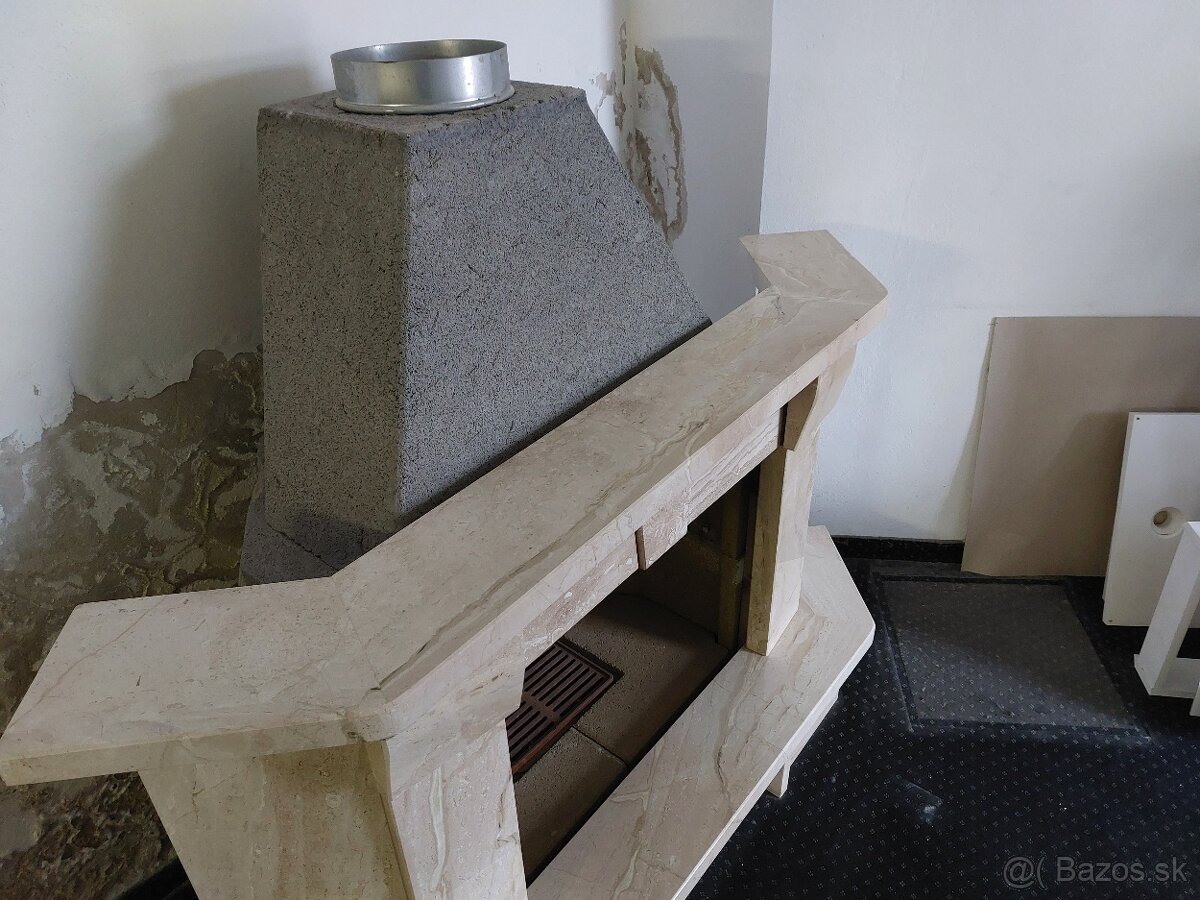 Mramorový rohový krb - 2