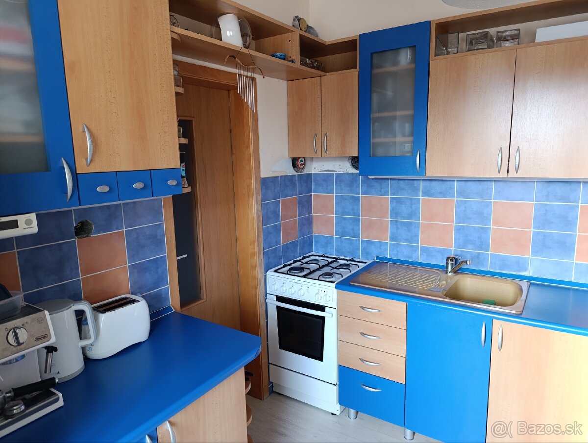 Kuchynská linka so sporákom - 2