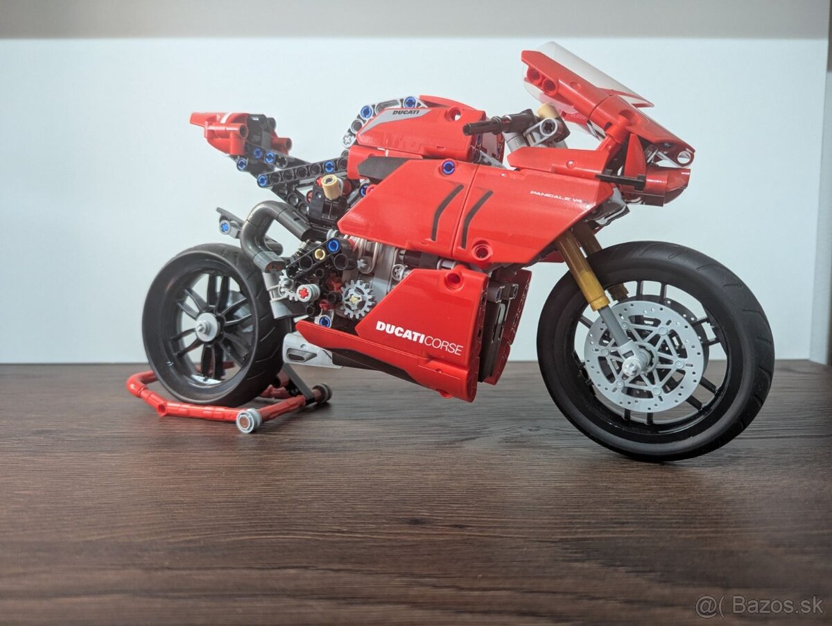 LEGO Ducati Panigale V4 R 42107 - 2