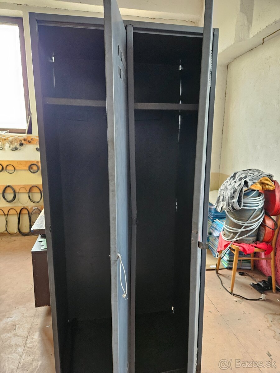 Plechové šatníkové skrine - 2