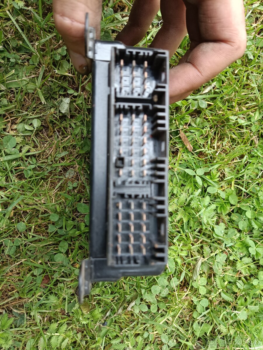 Predám zostatkové diely na landrover freelander - 2