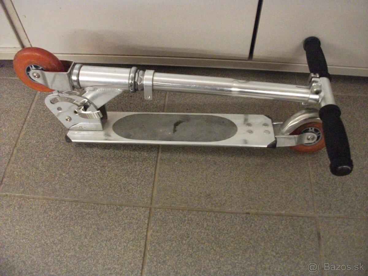 Predám detskú-hlinikovú kolobežku. - 2