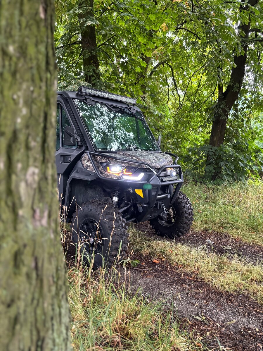 Can am Defender 6x6 limited