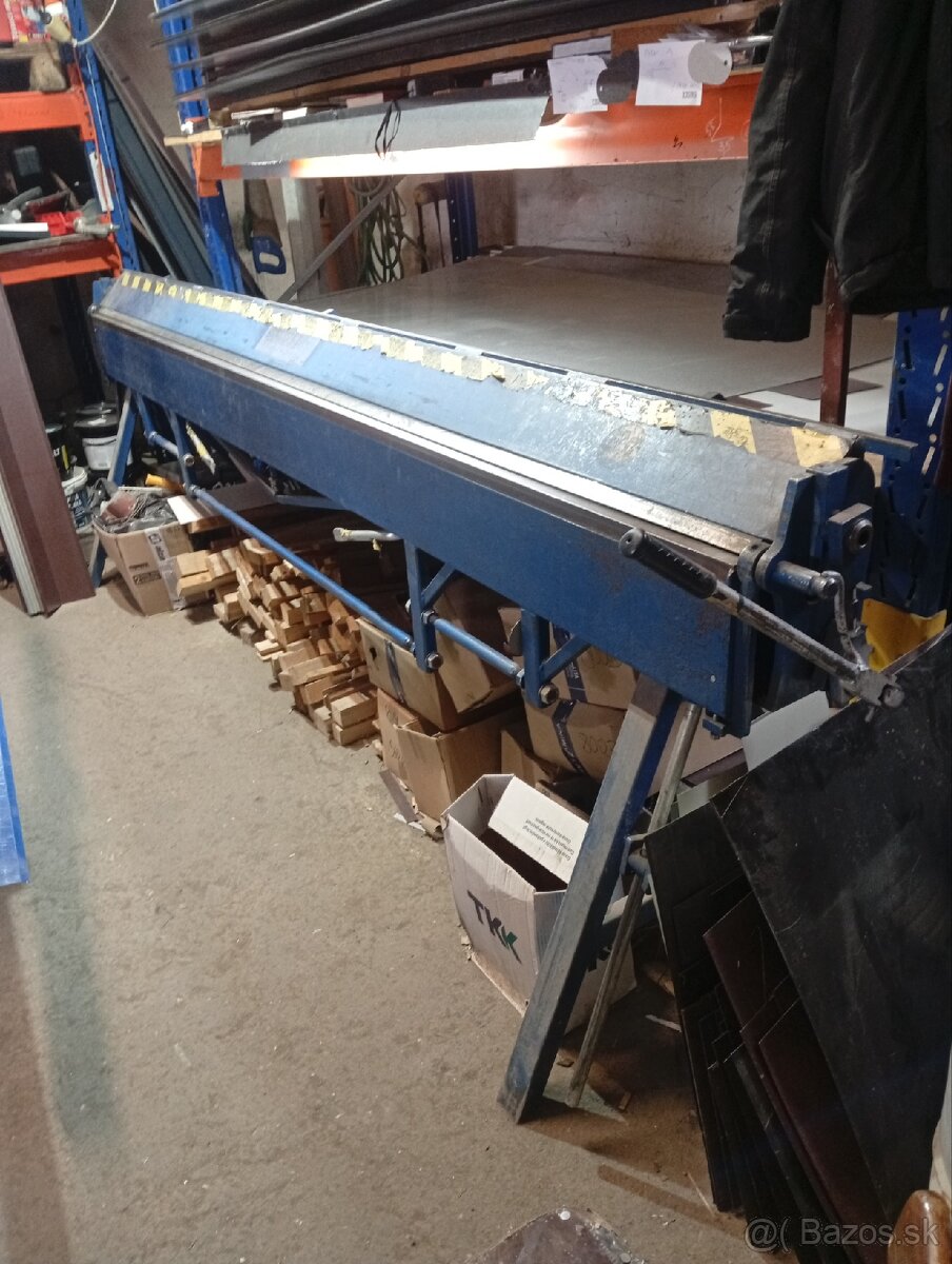 Ohýbačka plechov - 2