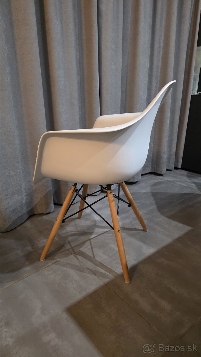 Jedálenské stoličky - 2