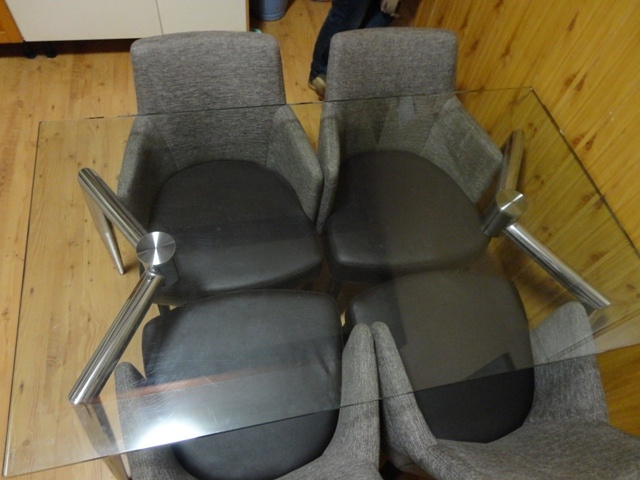 Jedálenský Stôl - sklenený - 2