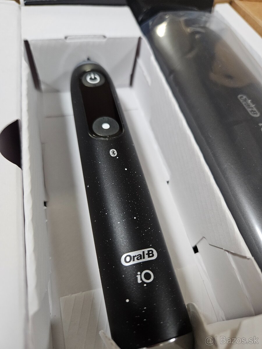 Oral-B iO 10 Black – nová, špičková elektrická zubná kefka - 2