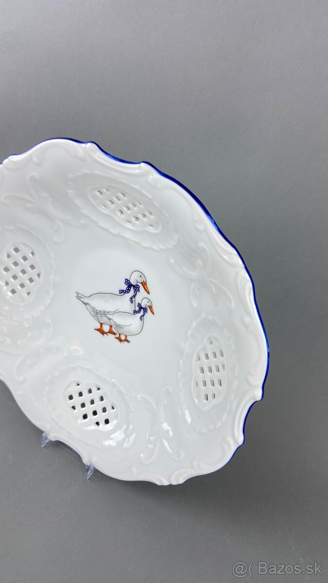 Misa s husou prerezávaná s modrou linkou - 2