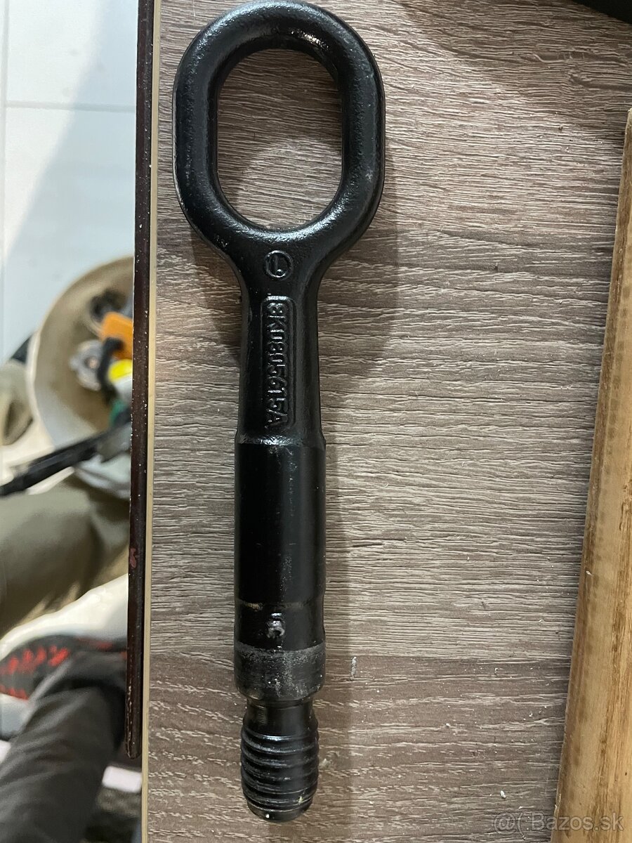 Ťažné oko Audi A4 - 2