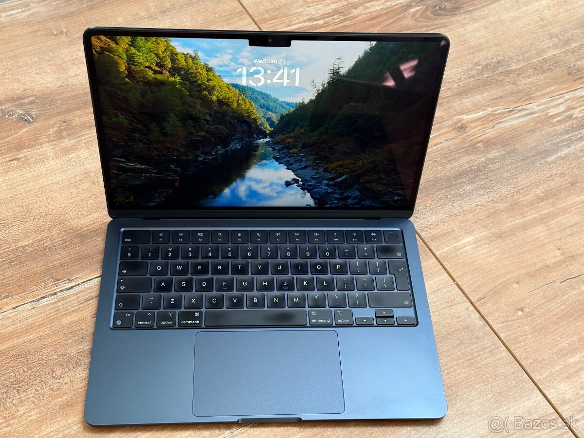 MacBook Air 13" M3 (v záruke) – 16GB RAM, 512GB - 2