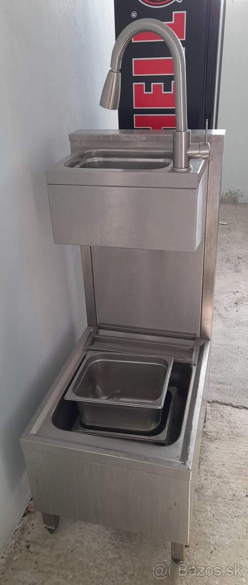 VÝLEVKA a TEPLÝ PULT KUCHYNSKÉ ZARIADENIE - 2