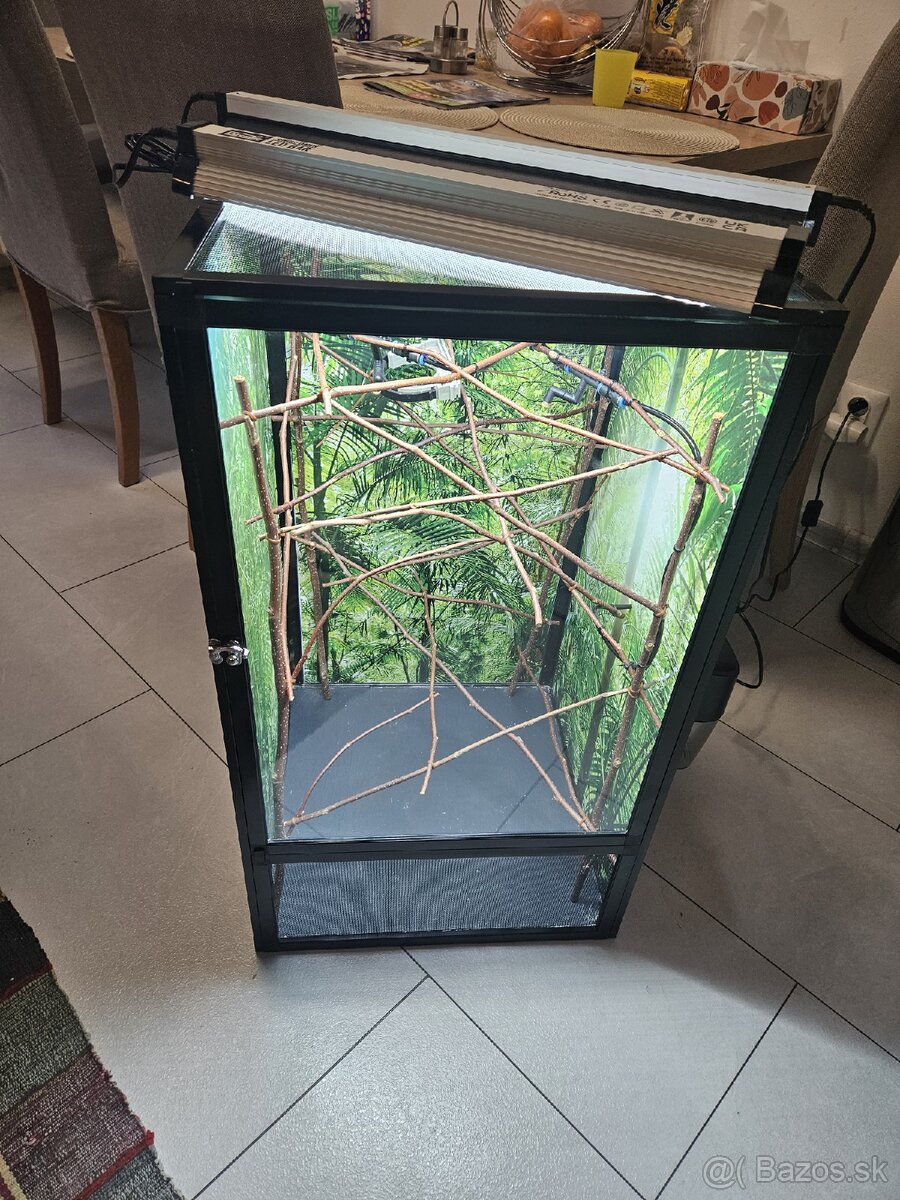 Predam terarium pre chameleona 45x45x80 - 2