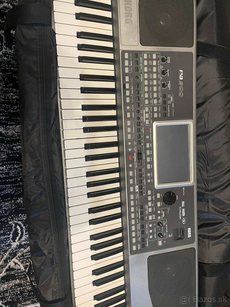 KORG PA900 - 2