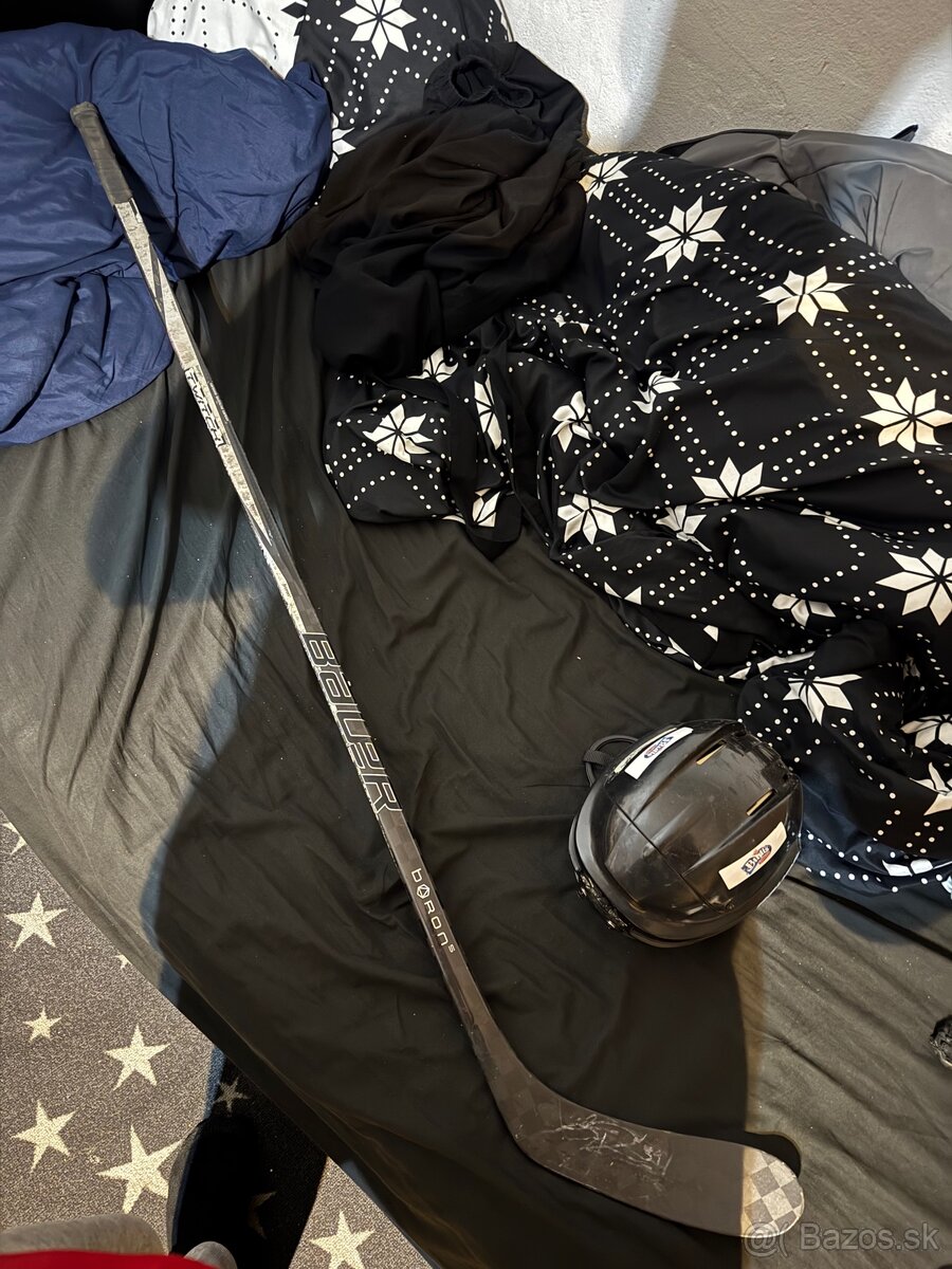 Hokejka a prilba - 2