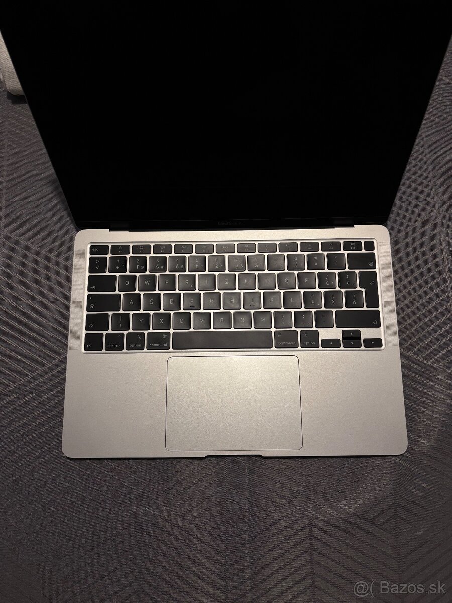 MacBook Air 13” (2020, Intel i3) – výborný stav - 2