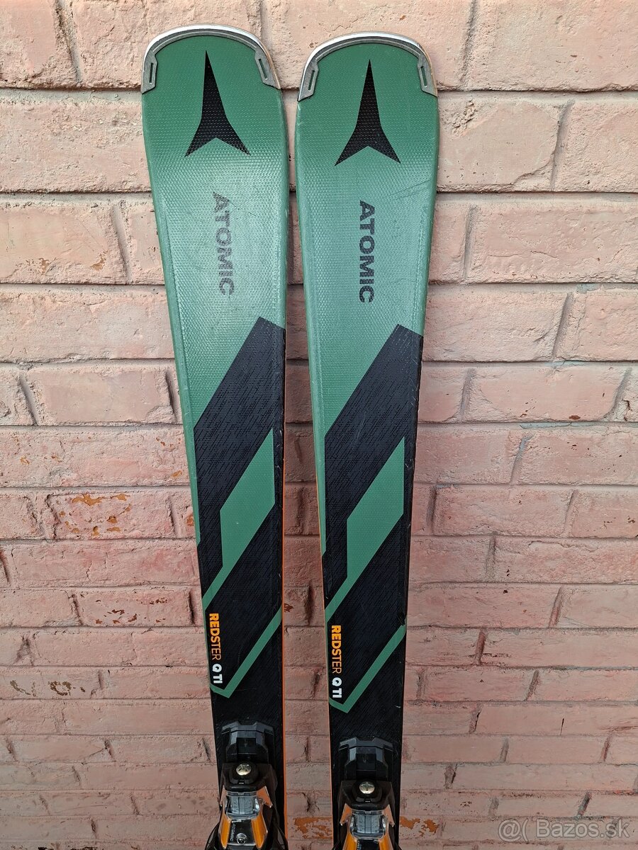 použíané lyže ATOMIC REDSTER Q TI model 24/25 super stav - 2