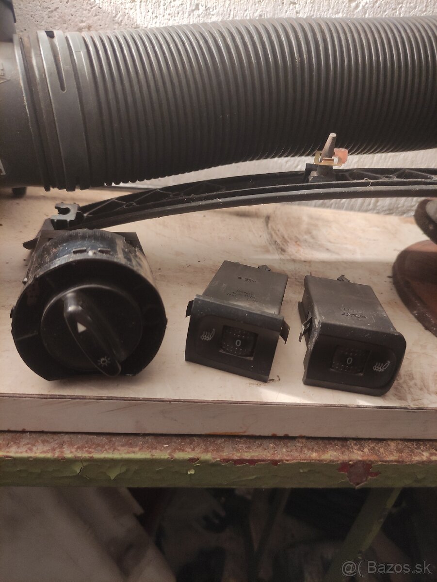 Seat Leon tlačítka - 2